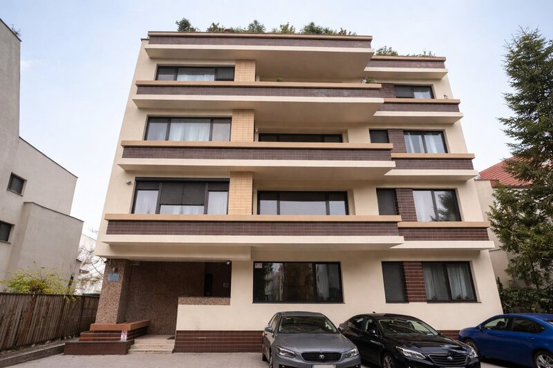 4 camere – Pipera - Erou Iancu Nicolae – 175 mp – 2 parcari