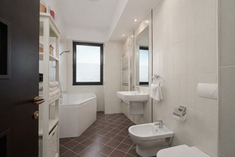 4 camere – Pipera - Erou Iancu Nicolae – 175 mp – 2 parcari