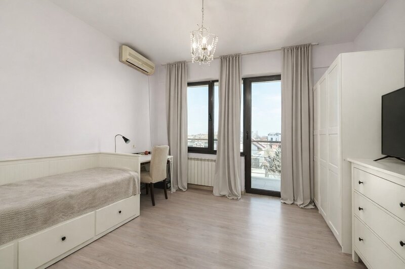 4 camere – Pipera - Erou Iancu Nicolae – 175 mp – 2 parcari